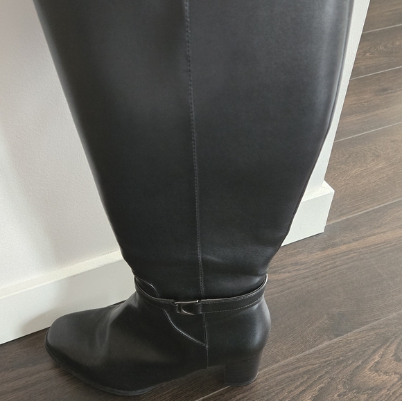 Naturalizer Leather Boots Size 8W - Picture 13 of 16